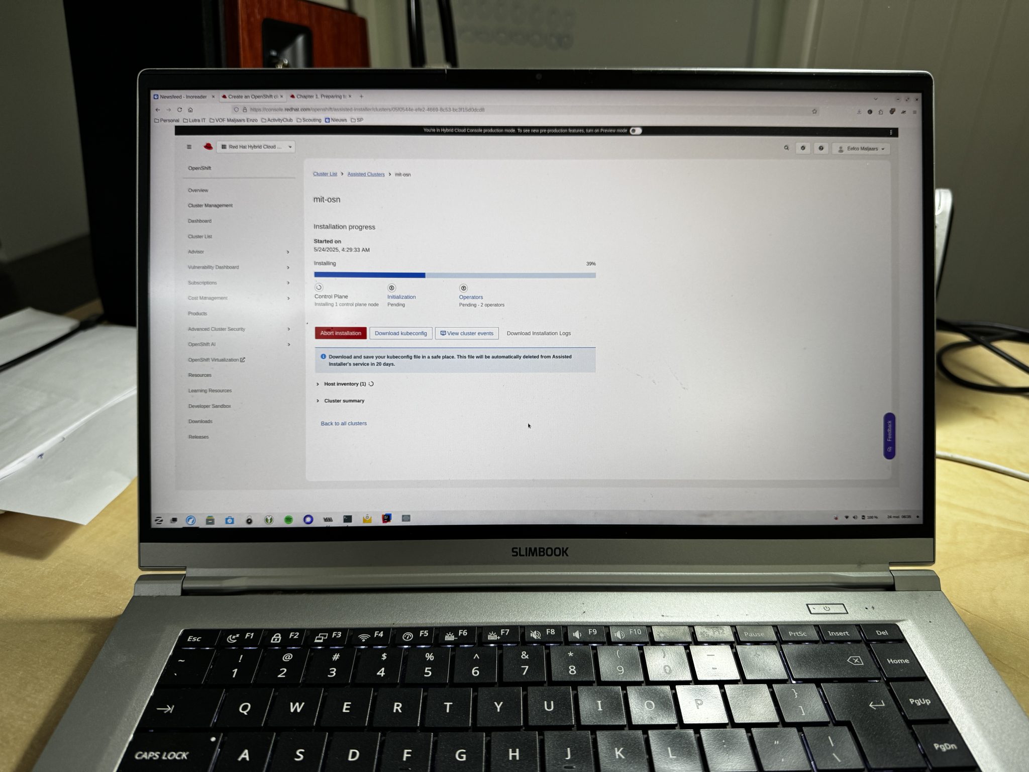 Laptop met draaiende OSN installatie